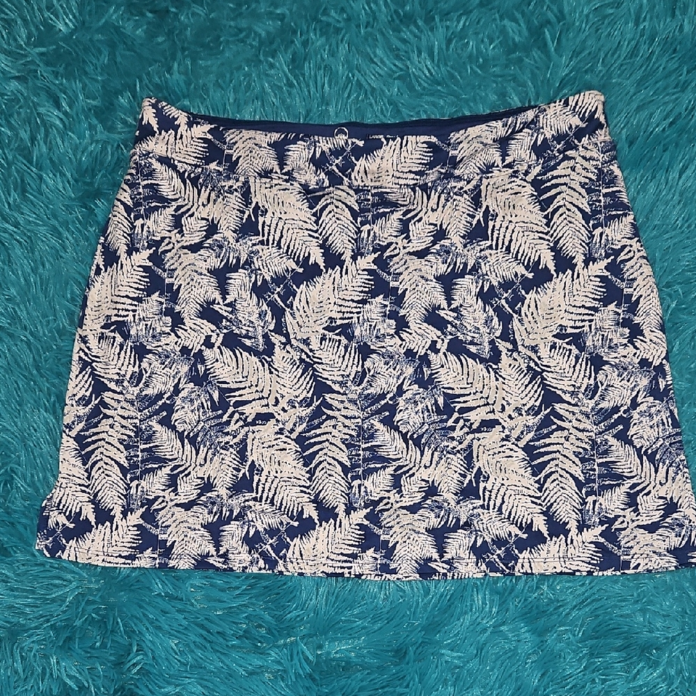 Tranquility by Colorado Clothing Navy & White Leaf-Print Skort
